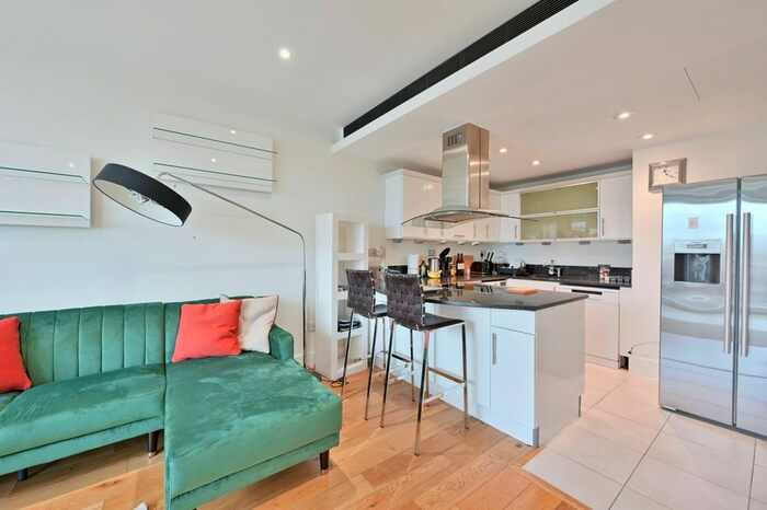 2 Bedroom Flat To Rent In Putney Wharf Tower, Putney, London, SW15