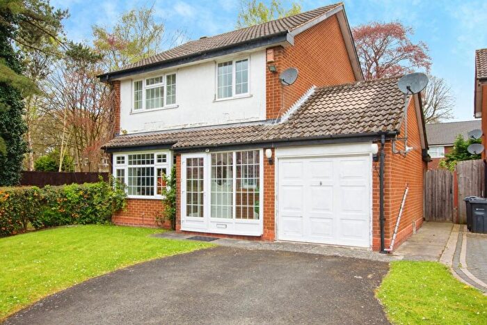 4 Bedroom Detached House For Sale In Pavenham Drive, Birmingham, B5