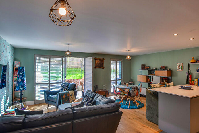 2 Bedroom Apartment To Rent In Lees Close, Thaxted, CM6