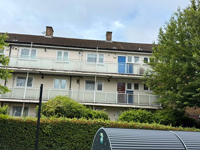 3 Bedroom Flat To Rent In Stevens Avenue, London, E9