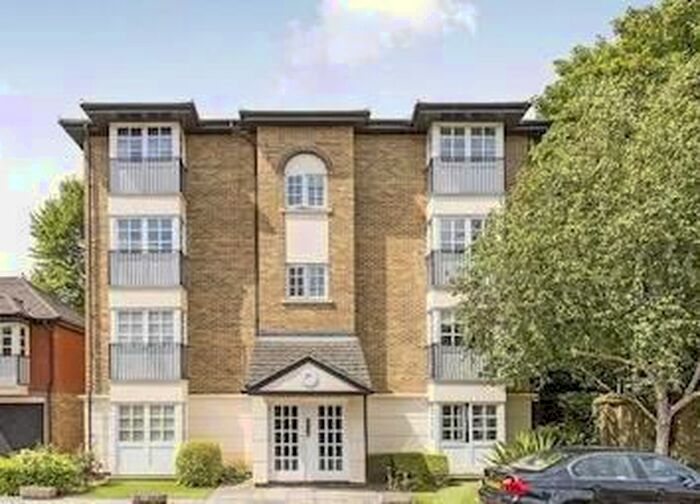 Studio To Rent In Selhurst Close, London, SW19