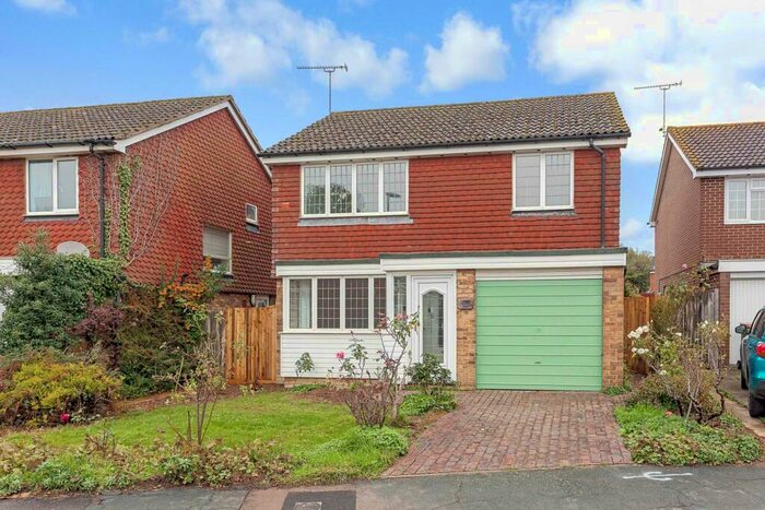 3 Bedroom Detached House To Rent In Timbermill, Southwater, RH13