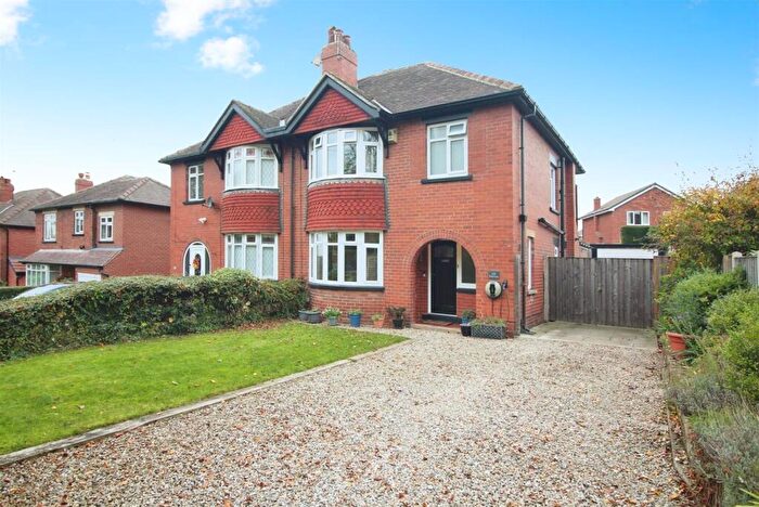 3 Bedroom Semi-Detached House For Sale In Park Lane, Rothwell, Leeds, LS26