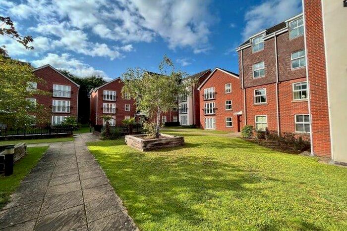 2 Bedroom Flat To Rent In Birch Meadow Close, Warwick, CV34