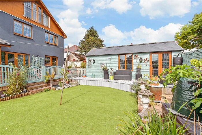 5 Bedroom Detached House For Sale In Broadway, Sandown, Isle Of Wight, PO36