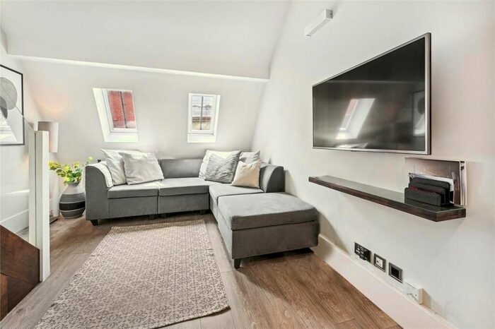 1 Bedroom Flat To Rent In Vandon Court, Petty France, Westminster, London, SW1H