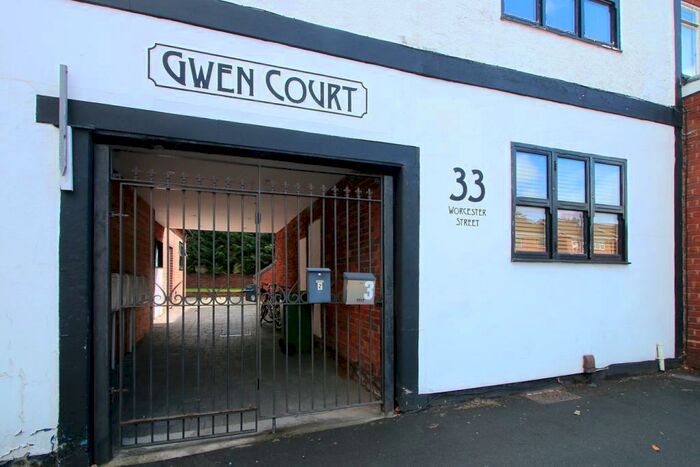 1 Bedroom Ground Flat To Rent In Worcester Street, Stourbridge, DY8