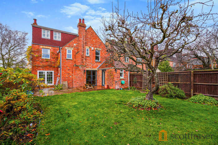 5 Bedroom Detached House To Rent In Latimer Road, OX3