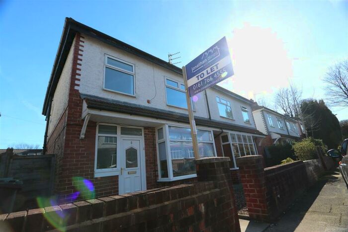 3 Bedroom Semi-Detached House To Rent In Grosvenor Avenue, Whitefield, M45