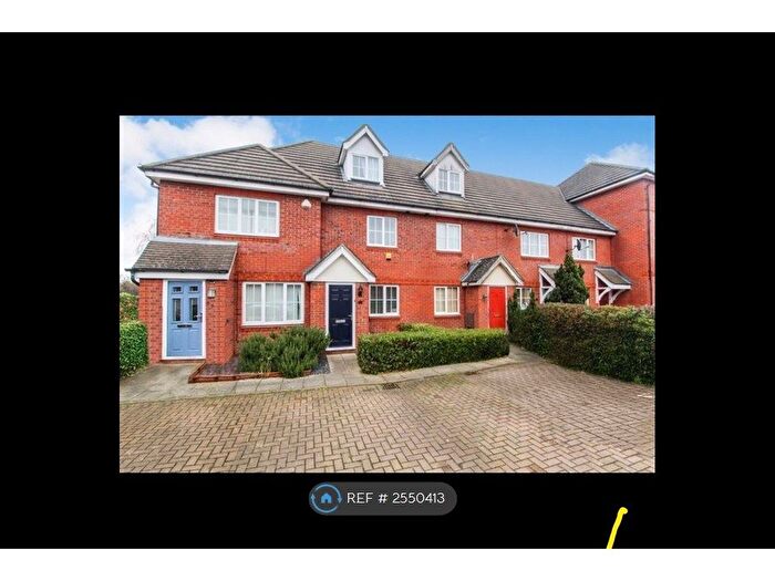 3 Bedroom Terraced House To Rent In Ellington Road, Bedford, MK42