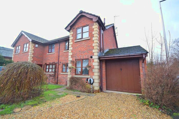 3 Bedroom Mews To Rent In Rosewood Gardens, Gatley, Cheadle SK8