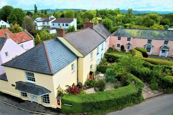 4 Bedroom End Of Terrace House For Sale In Church Road, Lympsham, North Somerset, BS24