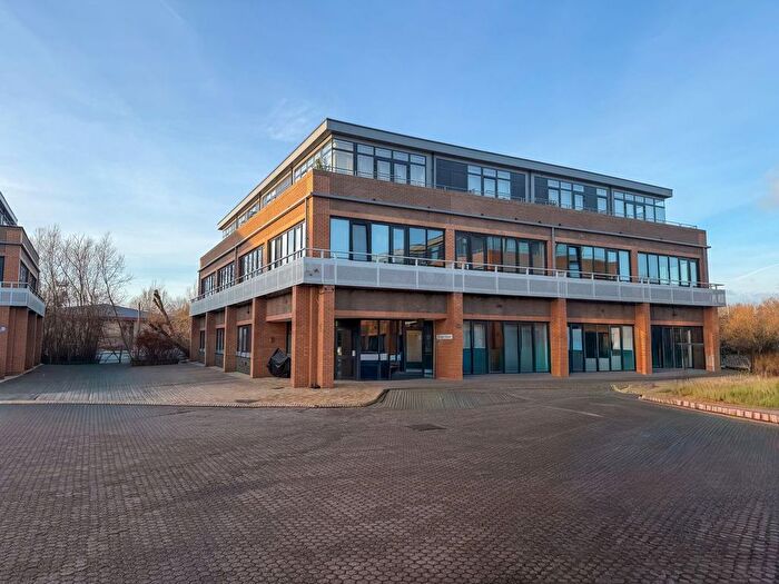 1 Bedroom Flat For Sale In Overbridge Square, Newbury, Newbury, RG14
