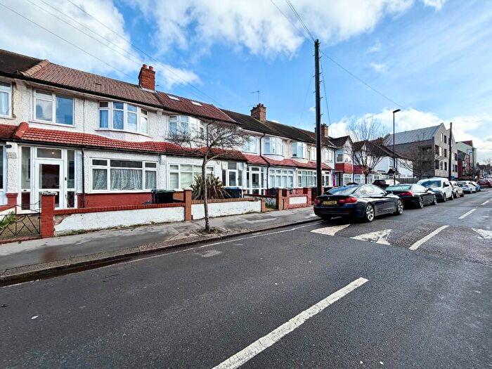 3 Bedroom Terraced House For Sale In Chipstead Avenue, Thornton Heath, Surrey, CR7