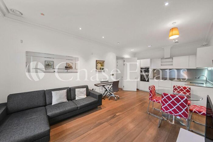 2 Bedroom Flat For Sale In Leman Street, Aldgate, London, E1