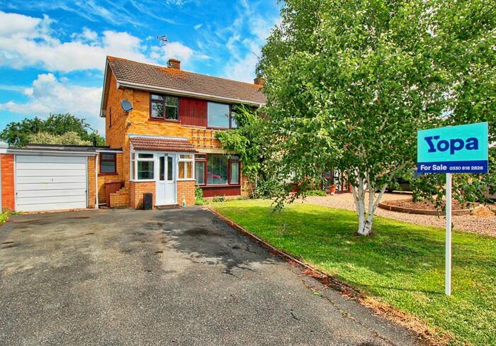 3 Bedroom Semi-Detached House For Sale In Moat Farm Lane, Bishampton, Pershore, WR10