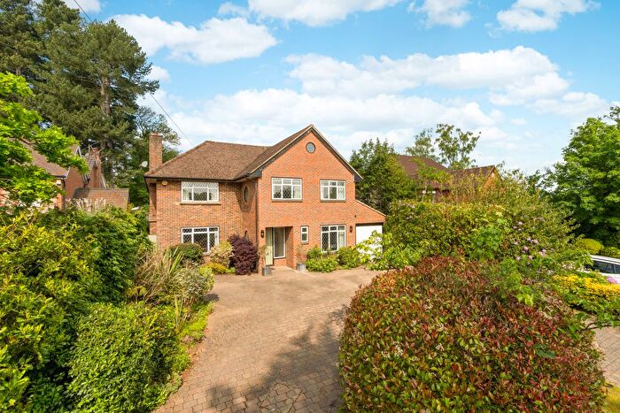 5 Bedroom Detached House To Rent In Beech Close, Cobham, Surrey, KT11