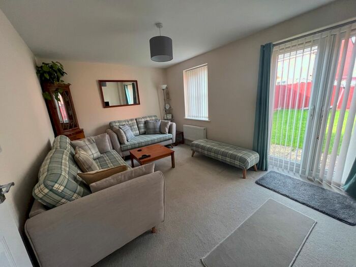 4 Bedroom Semi-Detached House To Rent In Sandpit Drive, Birstall, LE4