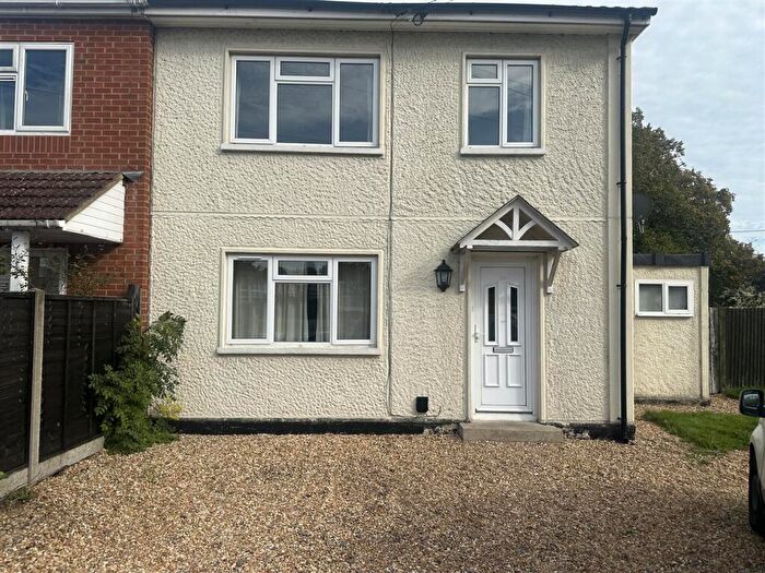 3 Bedroom Semi-Detached House To Rent In Elmes Drive, Southampton, SO15
