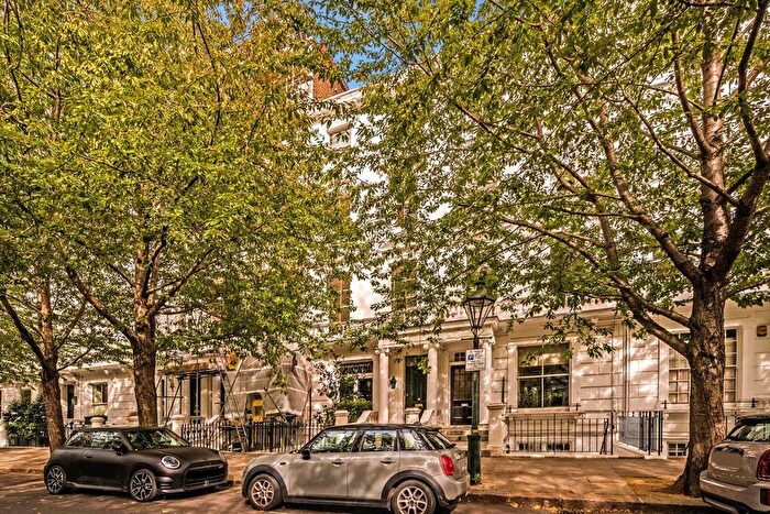 1 Bedroom Flat For Sale In Brunswick Gardens, Kensington, W8