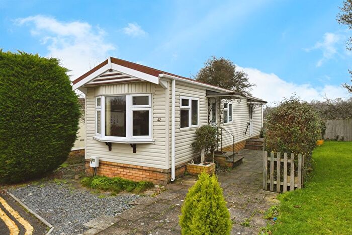 2 Bedroom Mobile/park Home For Sale In Templeton Park, West Hanningfield, Chelmsford, CM2