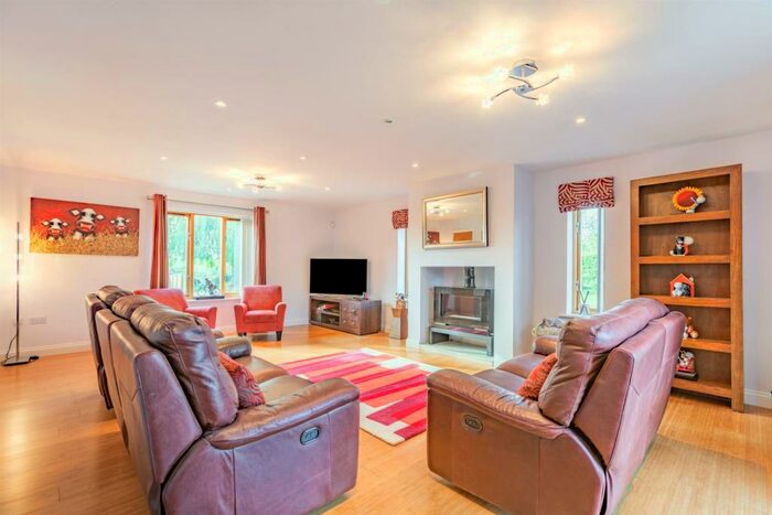 5 Bedroom Detached House For Sale In Fosse Way, Stretton On Dunsmore, Rugby, Warwickshire, CV23