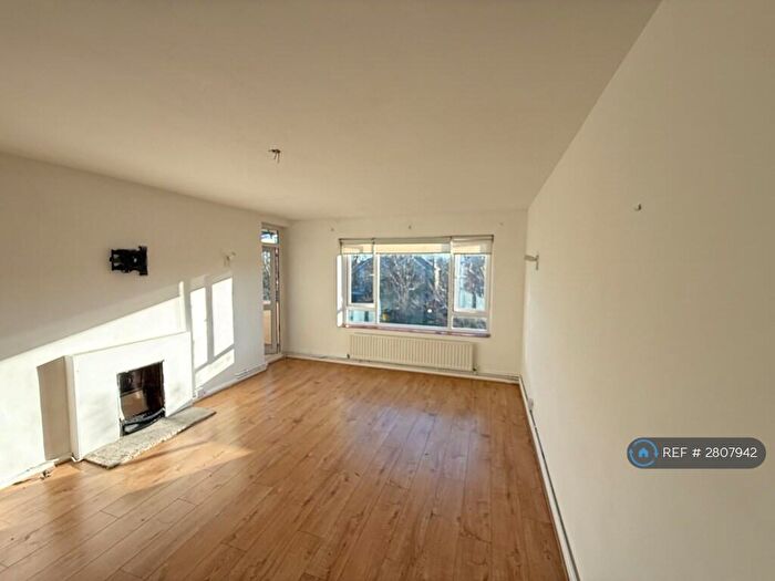 2 Bedroom Flat To Rent In Alder House, London, SE4