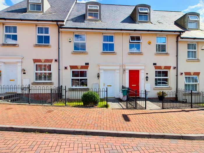 3 Bedroom Town House To Rent In Gelli Grafog, Port Tennant, Swansea, SA1
