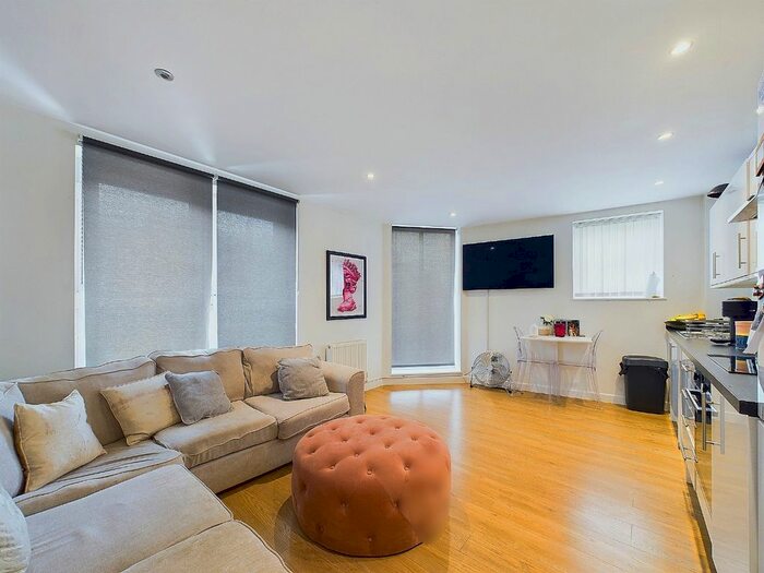 1 Bedroom Flat To Rent In Market Parade, Sidcup High Street, Sidcup, Kent, DA14