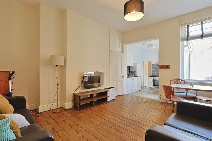 2 Bedroom Flat To Rent In Glenthorn Road, Newcastle Upon Tyne, NE2