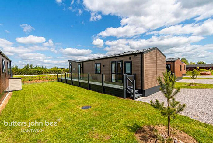 2 Bedroom Chalet For Sale In Coole Lane, Nantwich, CW5