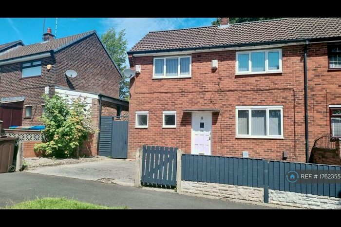 2 Bedroom Semi-Detached House To Rent In Whalley Road, Middleton, Manchester, M24