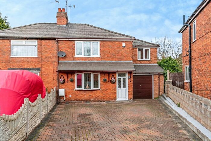 3 Bedroom Semi Detached House For Sale In Peach Avenue, Wednesbury, WS10
