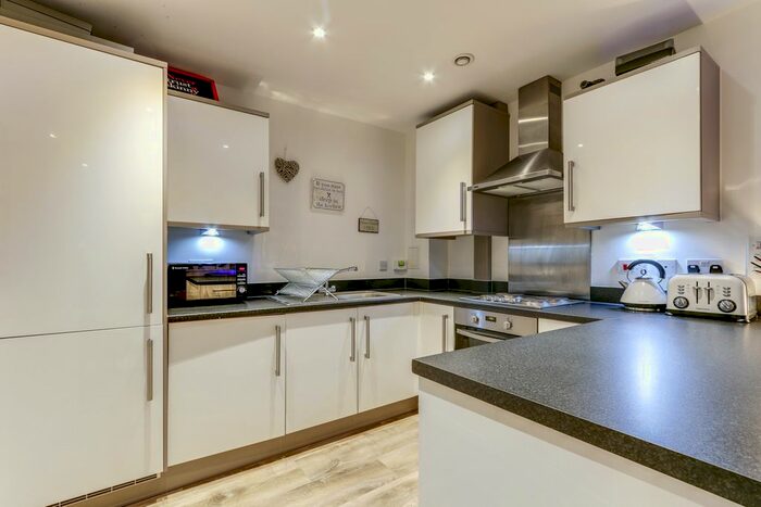 1 Bedroom Flat To Rent In Diamond Jubilee Way, Carshalton, SM5