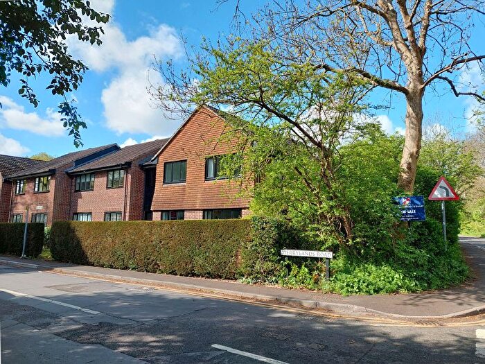 1 Bedroom Flat For Sale In Merrylands Court, Great Bookham, Surrey, KT23