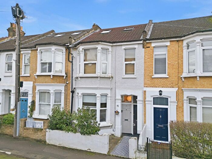 2 Bedroom Flat For Sale In St. Mary's Road, London, E10