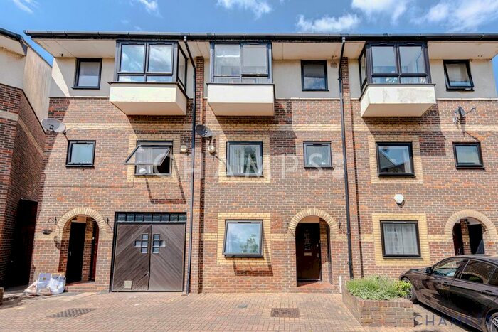 4 Bedroom Town House For Sale In Ironmongers Place, Canary Wharf, East London, E14