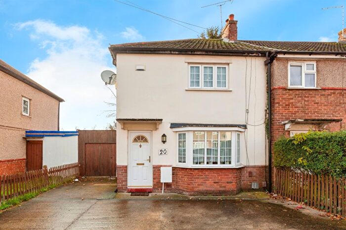 3 Bedroom End Terrace House For Sale In Broadmark Road, Slough, SL2
