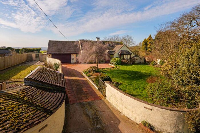 4 Bedroom Detached House For Sale In Farthing Common, Lyminge, CT18