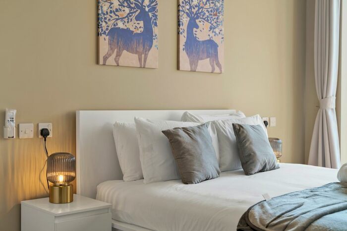 2 Bedroom Flat To Rent In Canberra Road, London, W13