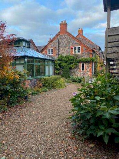 4 Bedroom Cottage To Rent In Vicary Lane, Old Woodhouse, LE12