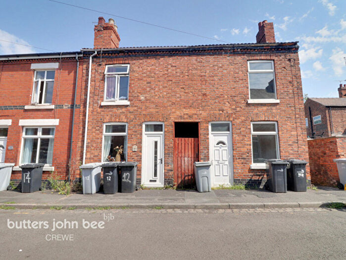2 Bedroom End Of Terrace House For Sale In Market Close, Crewe, CW1