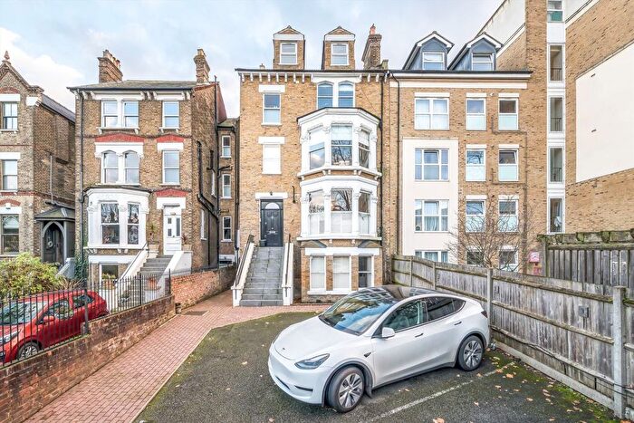 2 Bedroom Flat For Sale In Trinity Rise, Brixton, SW2