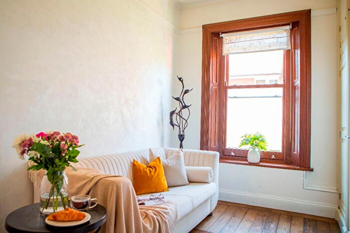 2 Bedroom Flat For Sale In Parkholme, Fairfield Road, Eastbourne, BN20