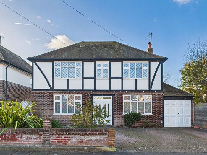 4 Bedroom Detached House For Sale In Sandwich Road, Worthing, BN11