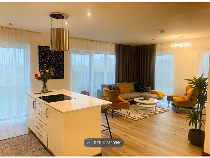 3 Bedroom Flat To Rent In Victoria Avenue, Southend-On-Sea, SS2