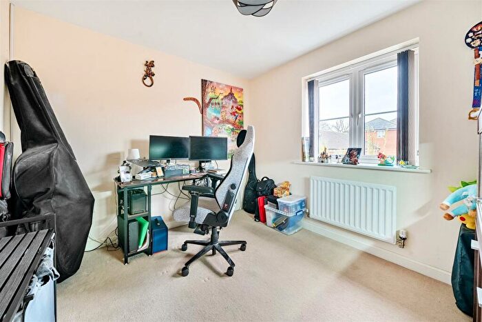 2 Bedroom Coach House For Sale In Cavendish Drive, Locks Heath, SO31