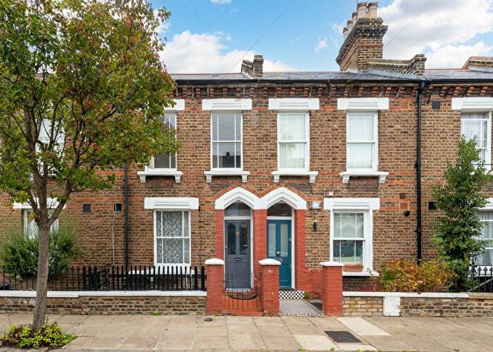 2 Bedroom Property For Sale In Kilravock Street, North Kensington, W10
