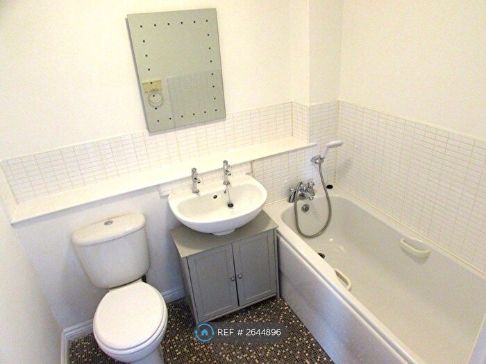 2 Bedroom Flat To Rent In Burte Court, Bellshill, ML4