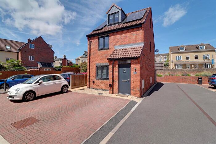 2 Bedroom Maisonette For Sale In Greenaways, Ebley, Stroud, GL5
